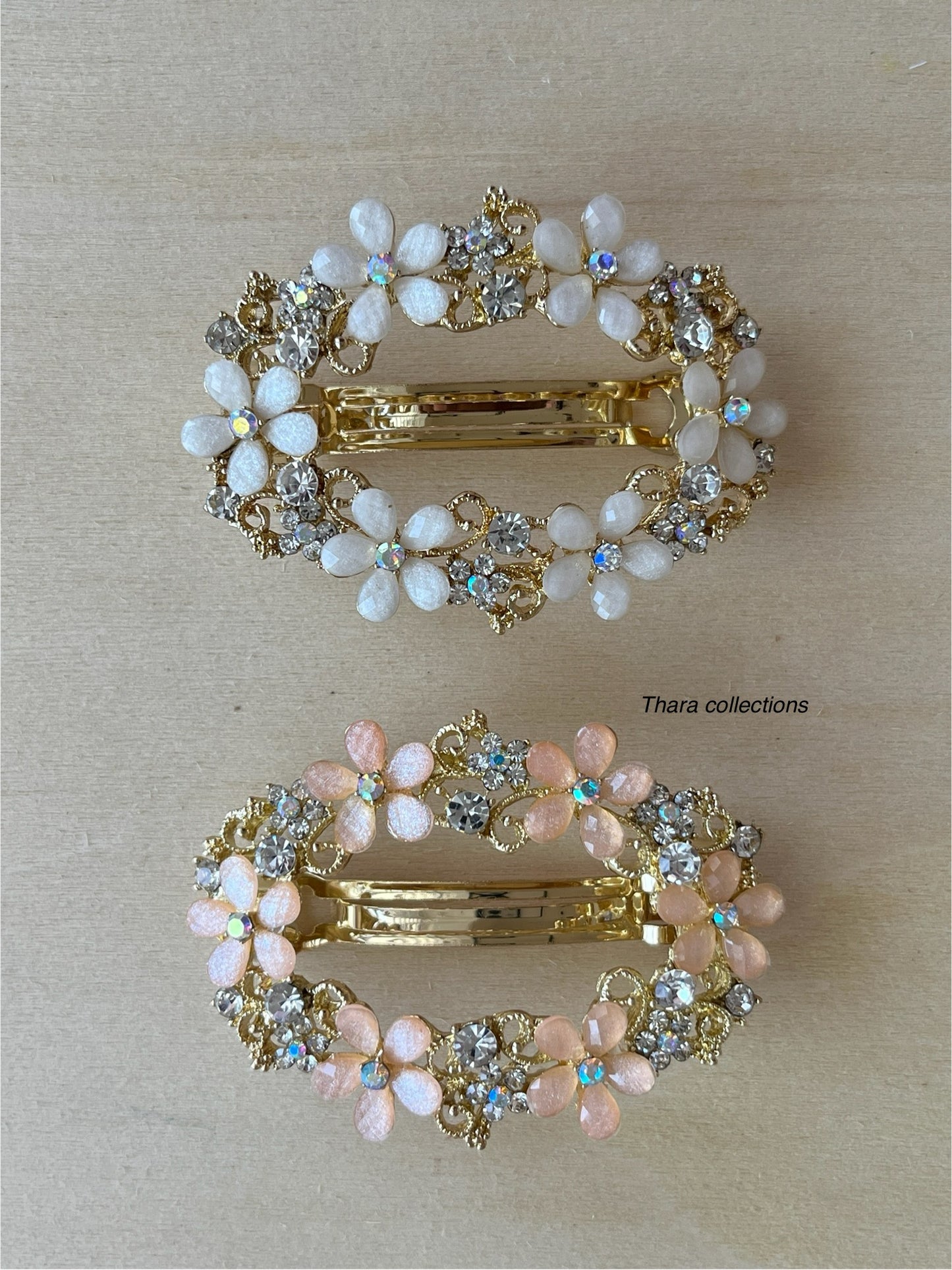 Floral Elegance Oval Hair Clip