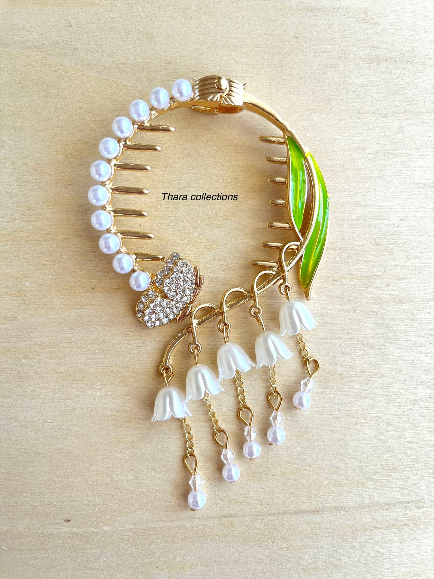 Korean-Inspired Pearl & Floral Dangle Hair Claw – Elegant Vintage Design