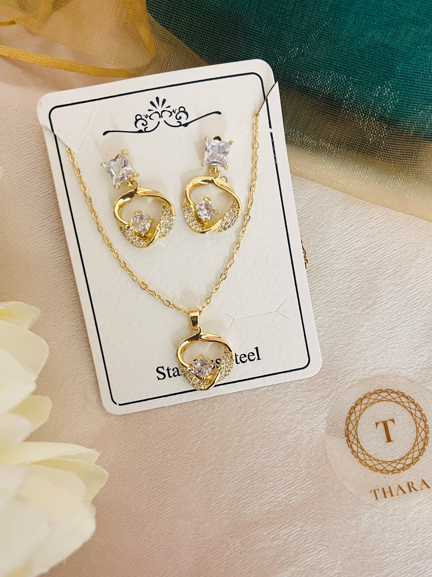 Sparkling Crystal Pendant Chain with Earrings