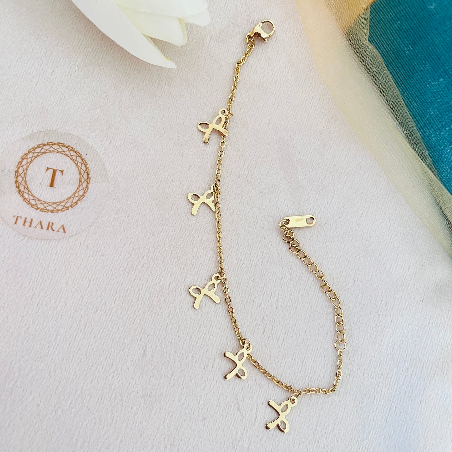 Elegant Bow Charm Chain Bracelet