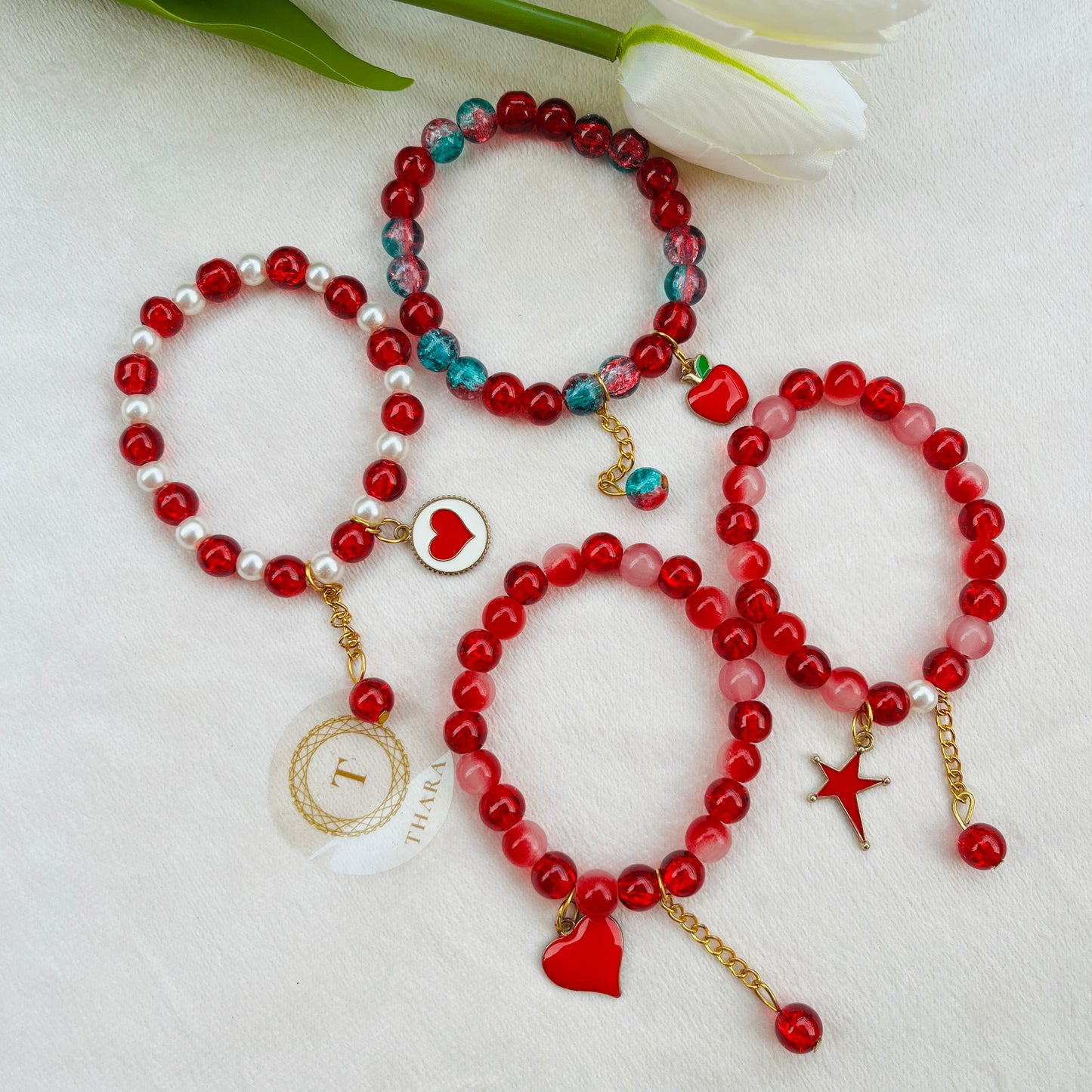 Elegant Crackle Bead Charm Bracelet – Red