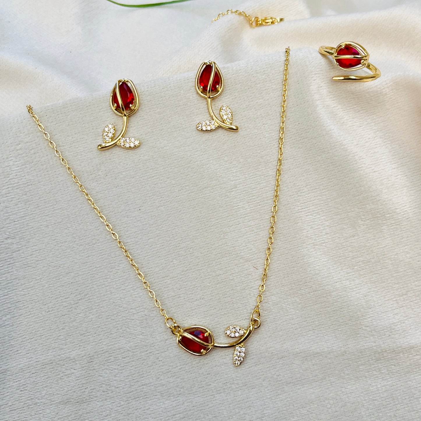 Viral Tulip Combo - Pendant Chain with Earrings & Ring
