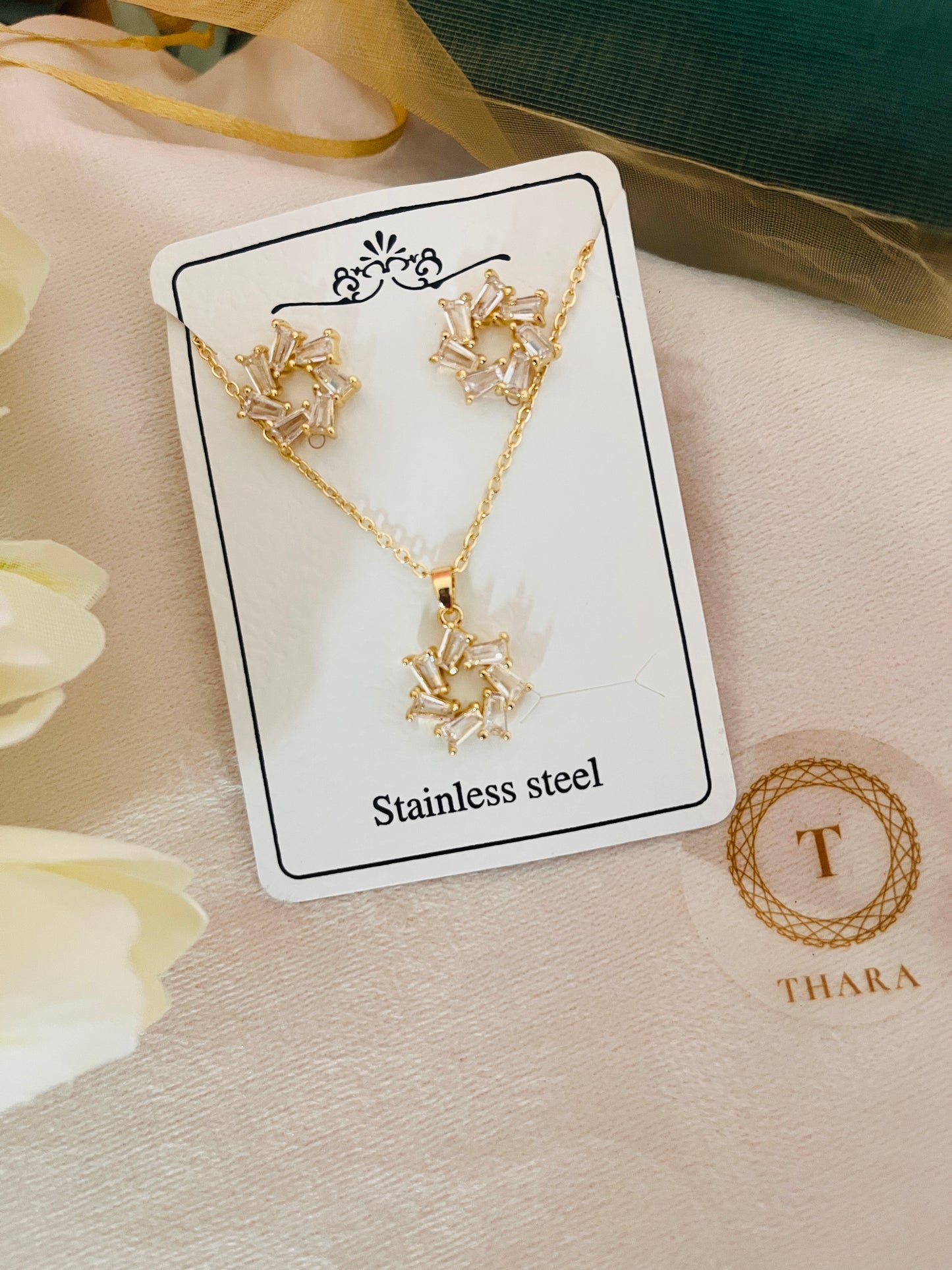 Stunning Spiral Floral Pendant Chain with Earrings