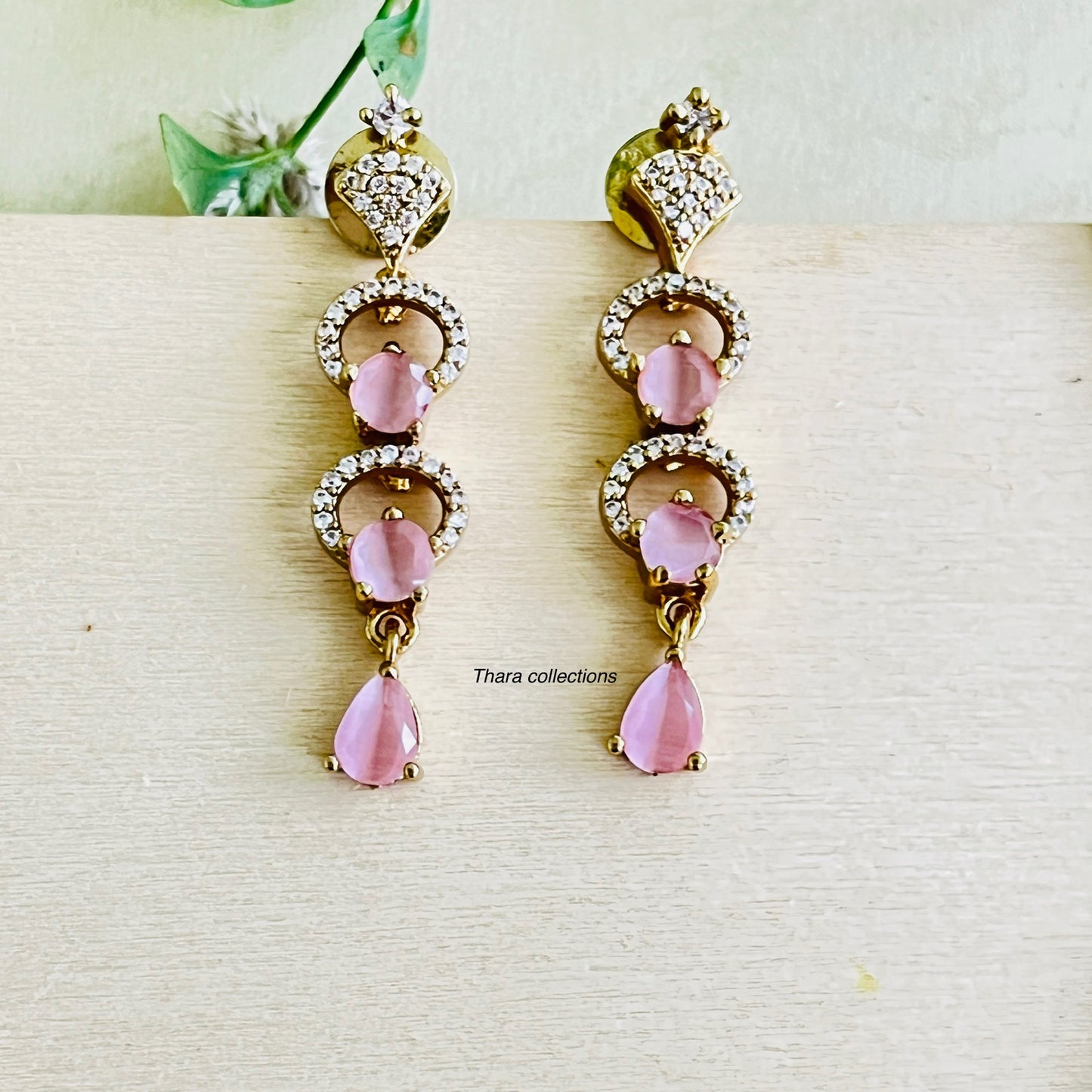 Pink and White Stone Party Neckpiece