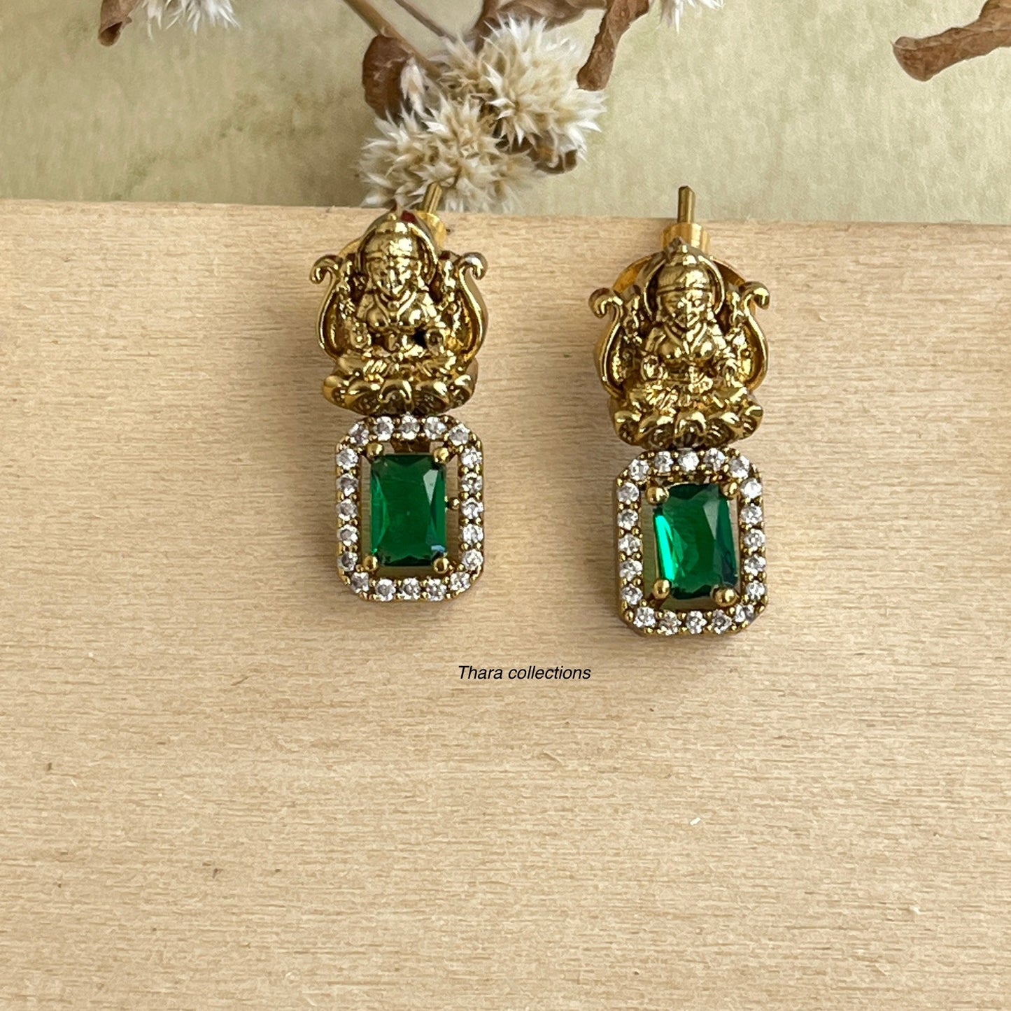 Grand Lakshmi Pendant Necklace set - Green