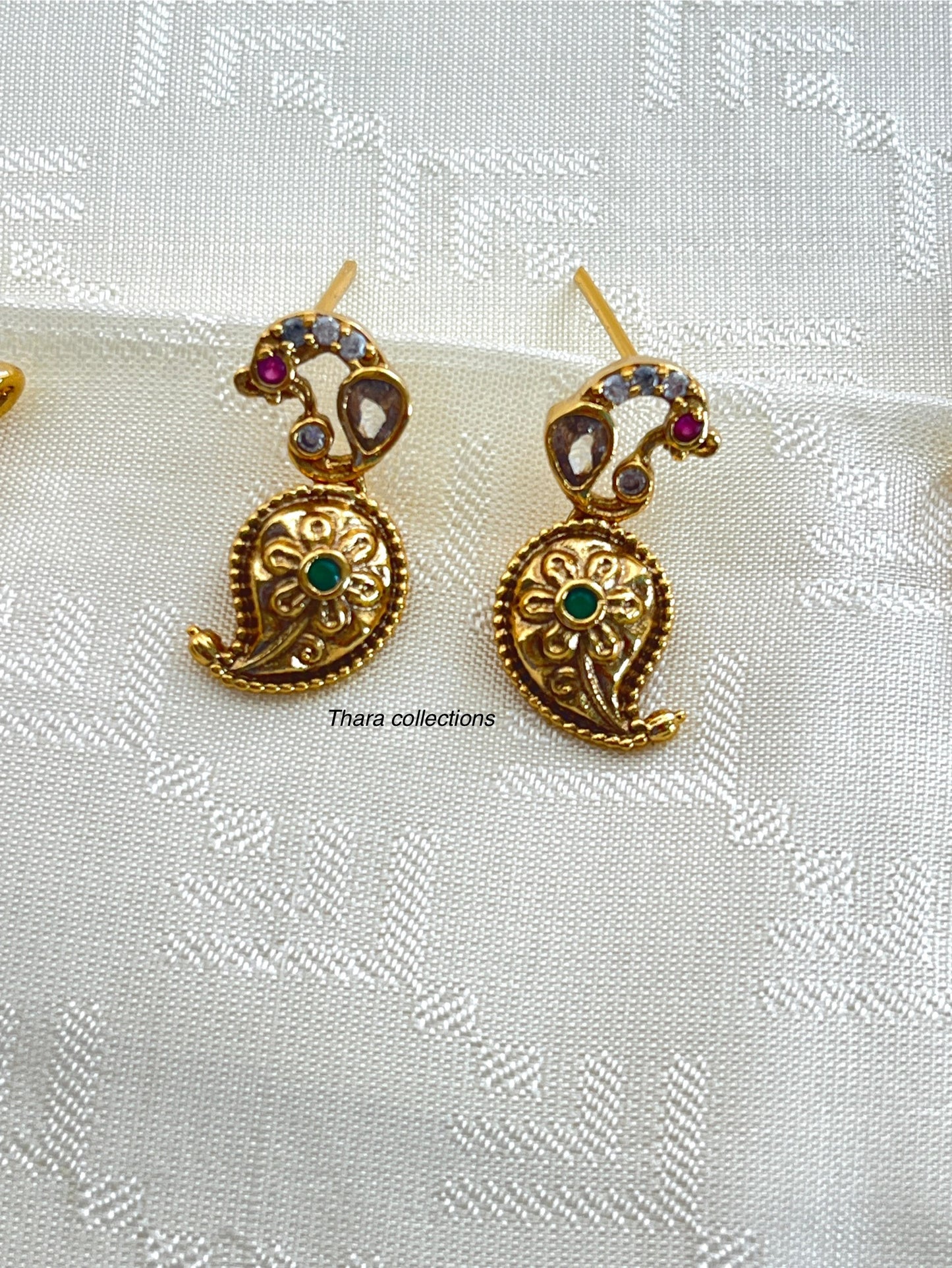 Elegant Paisley Motif Long Haram Set