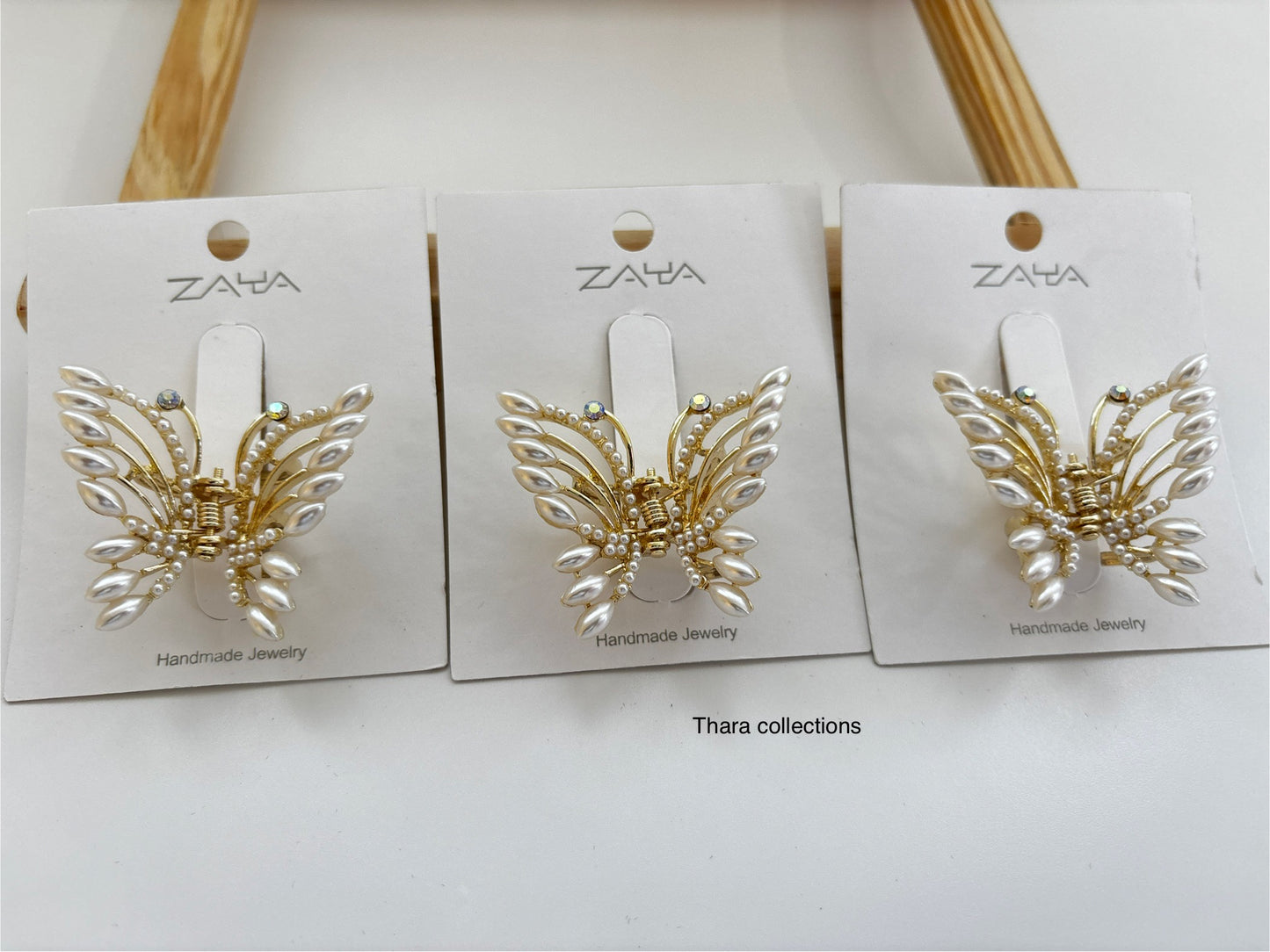 ✨ Elegant Pearl Butterfly Hair Claw – Graceful & Chic