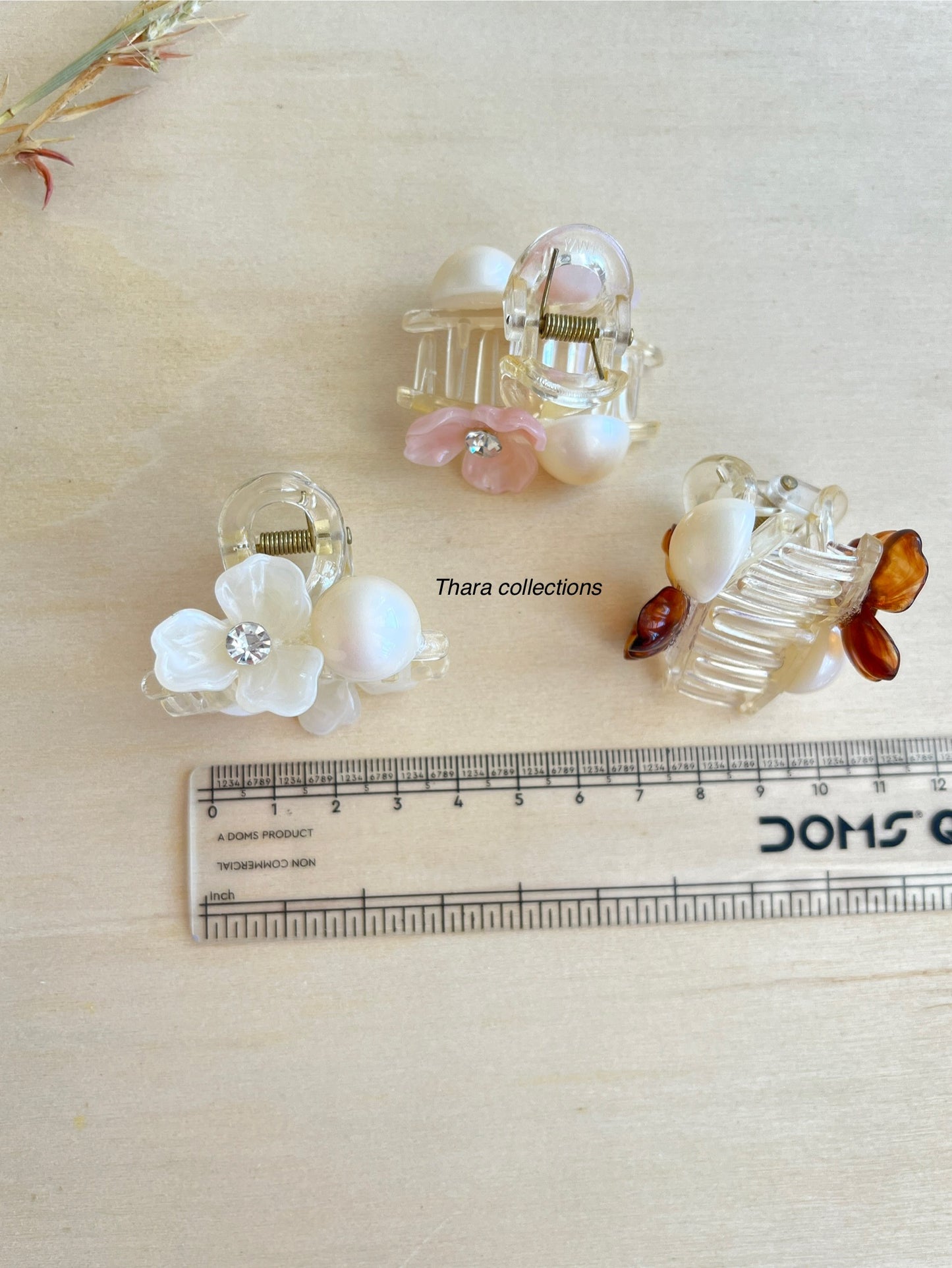 Pastel Bloom Pearl Hair Claw Set – Soft & Elegant