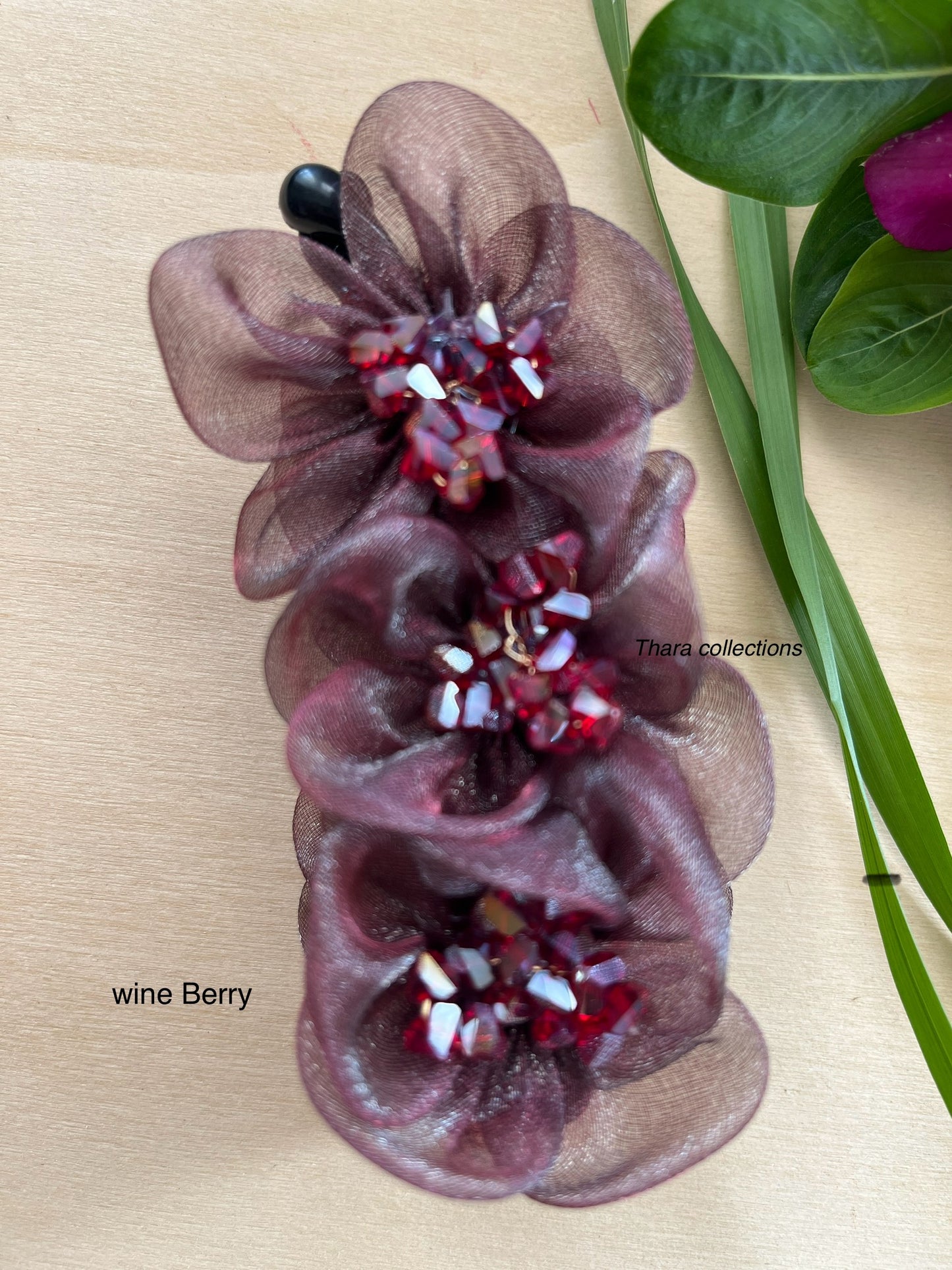 Bloombliss Multi-bead Banana Clip