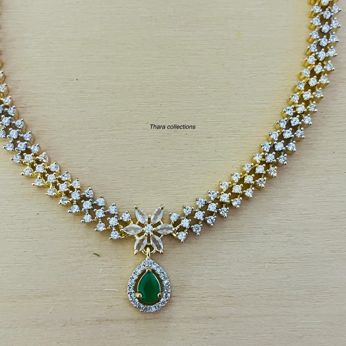 Emerald Elegance Necklace Set