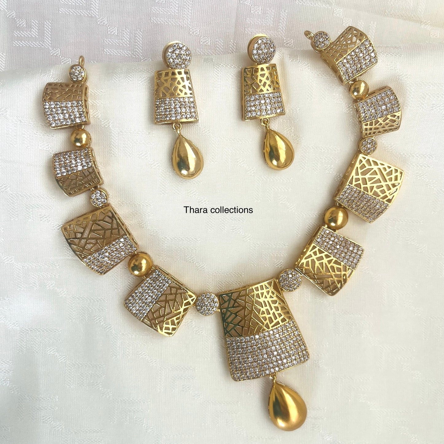 Majesty Statement Necklace Set