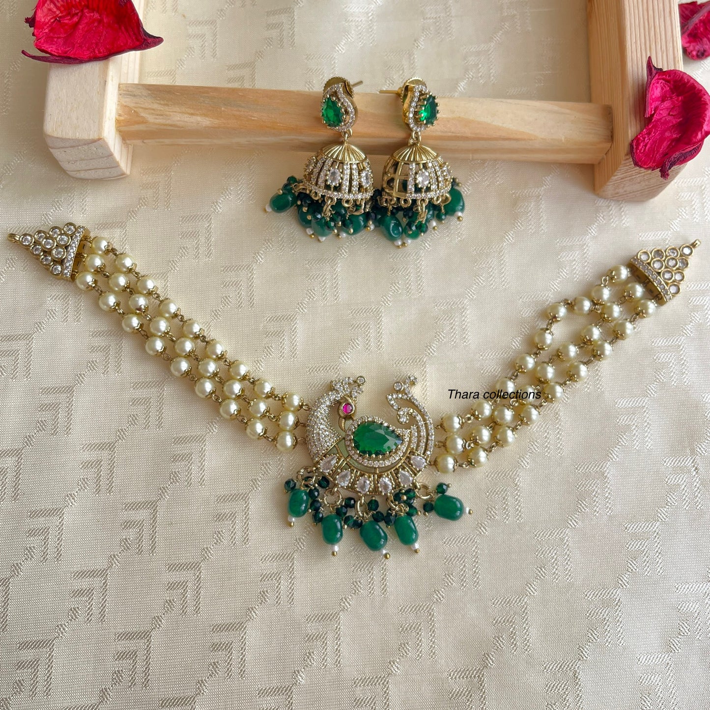 Royal Pearl Peacock Choker - Green