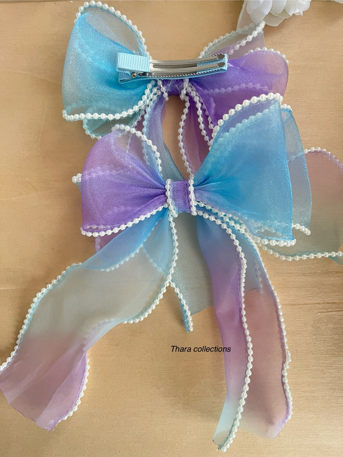 Dreamy Pearl-Edge Gradient Bows