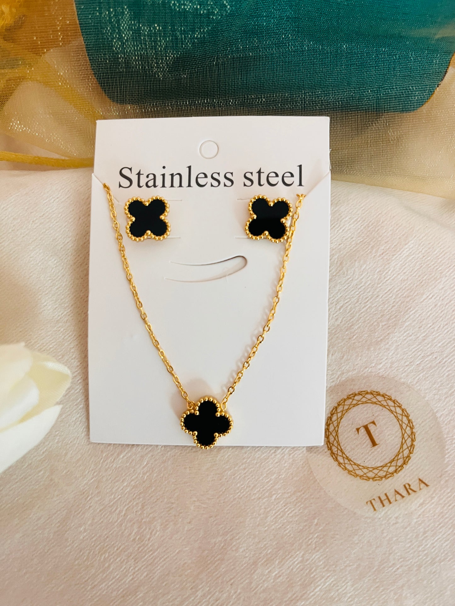 Black Clover Pendant Chain with Earrings