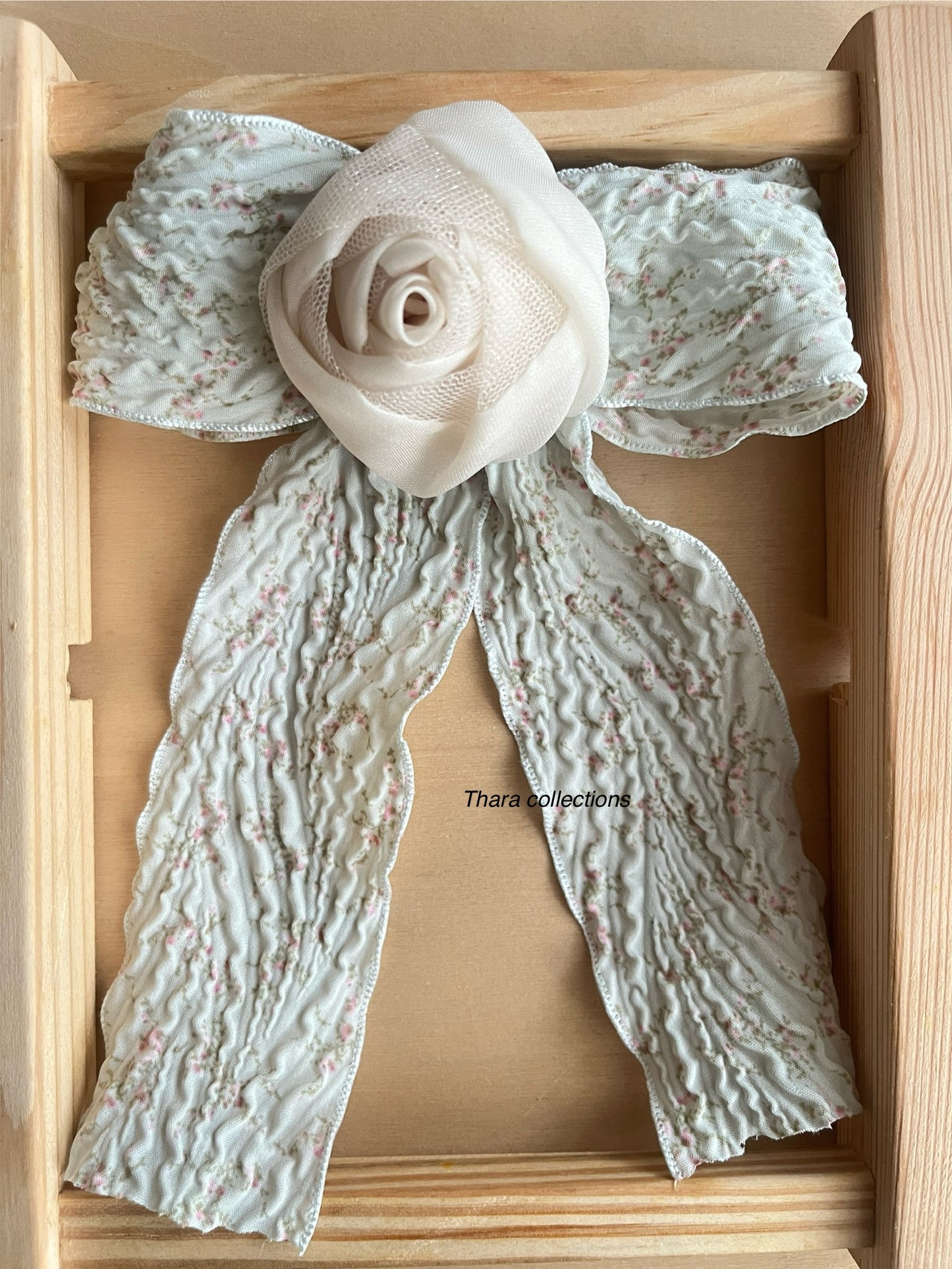 Vintage Rose Garden Bow Clip