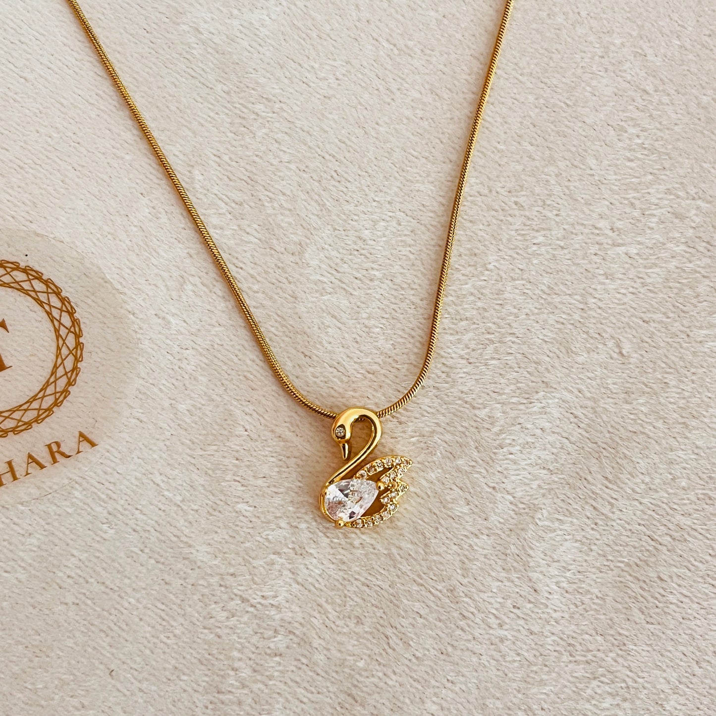 Stunning Swan / Butterfly  Pendant Antitarnish Chain