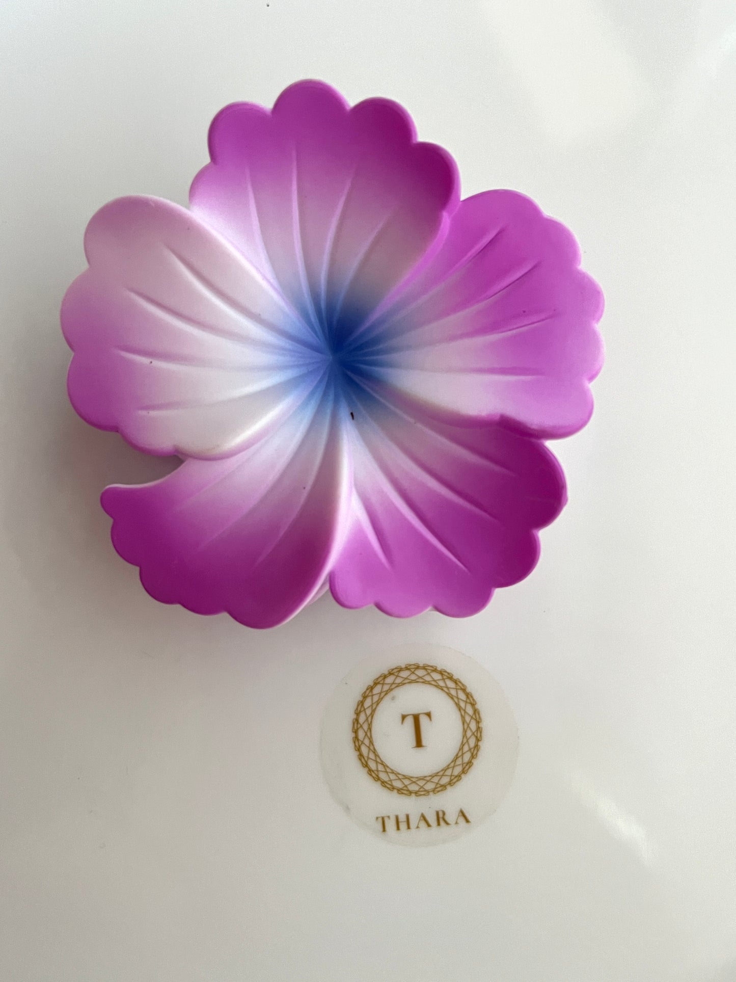 Gradient Hibiscus Floral Hair Claw Clip – Multicolor