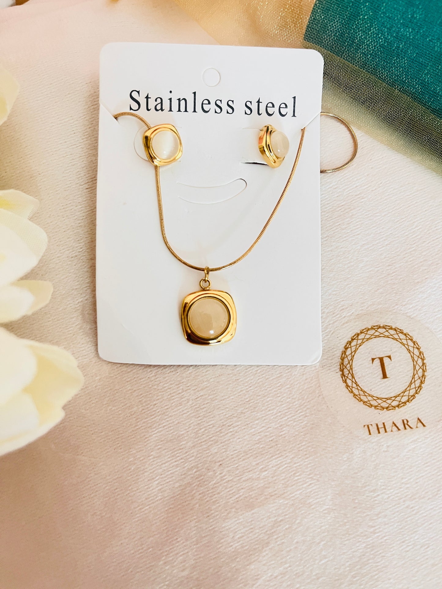 Elegant Pearl Square Pendant Chain with Earrings