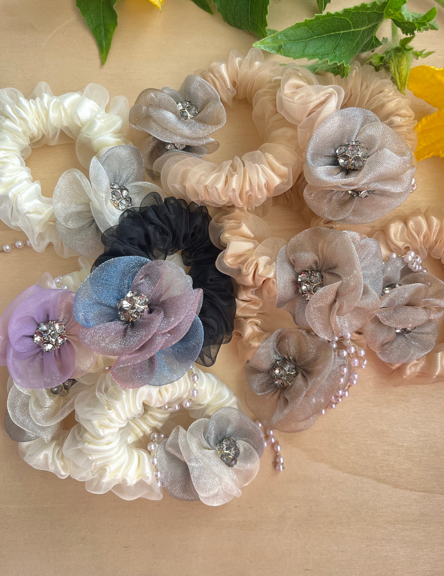 Pearl hanging dual floral Scrunchies