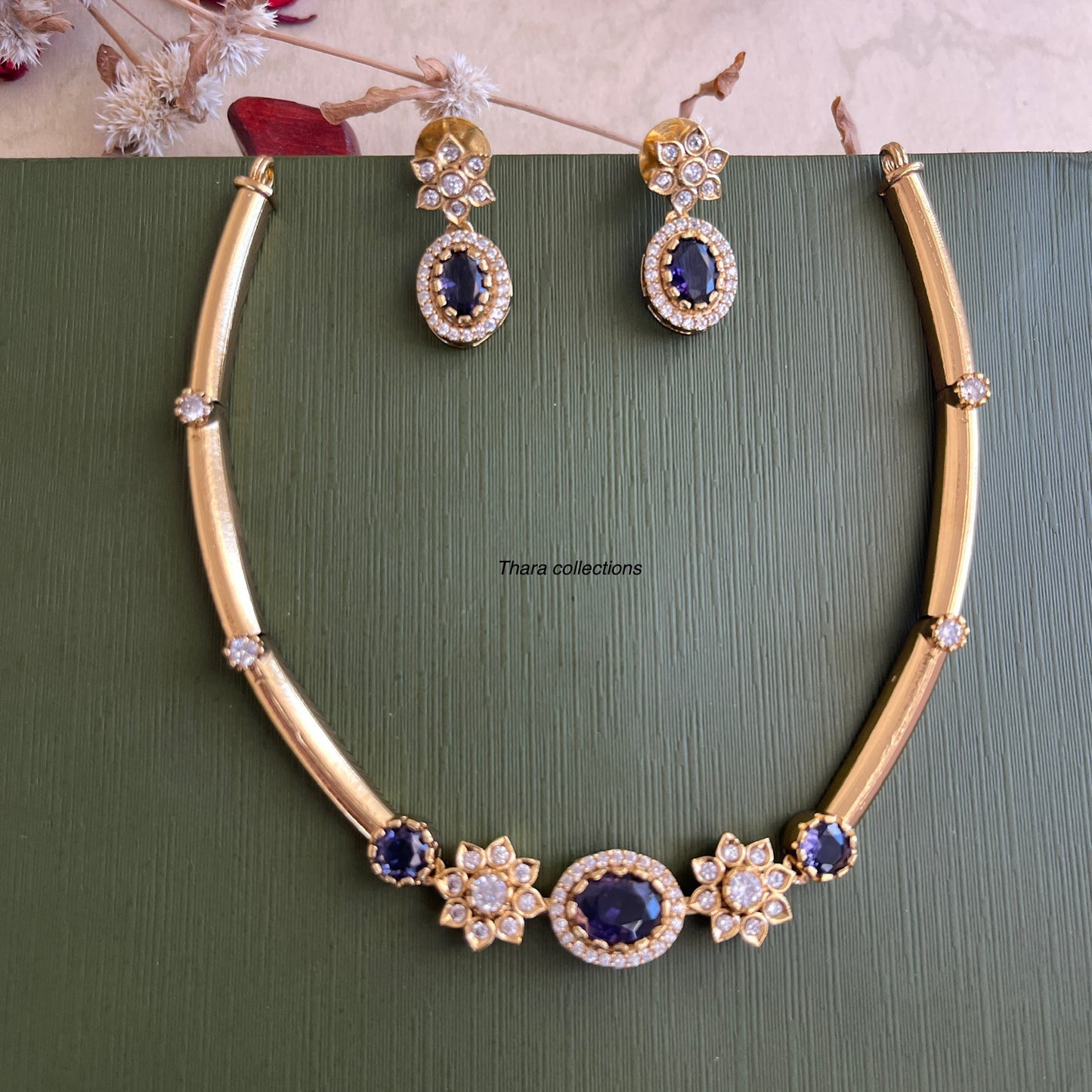 6 Stunning Colors, One Elegant Necklace