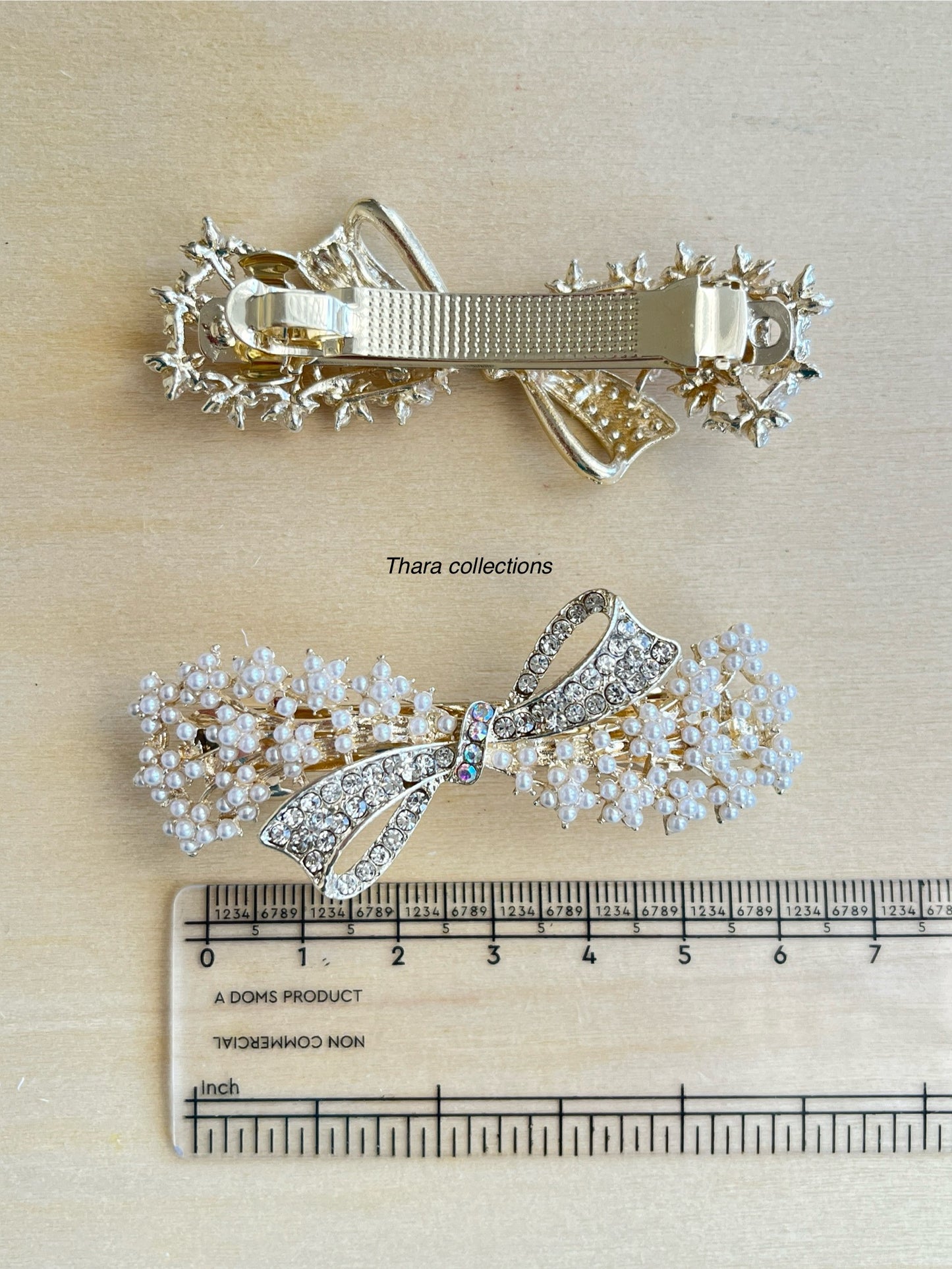 Elegant Pearl Bow Hair Clip – Luxe Crystal Design