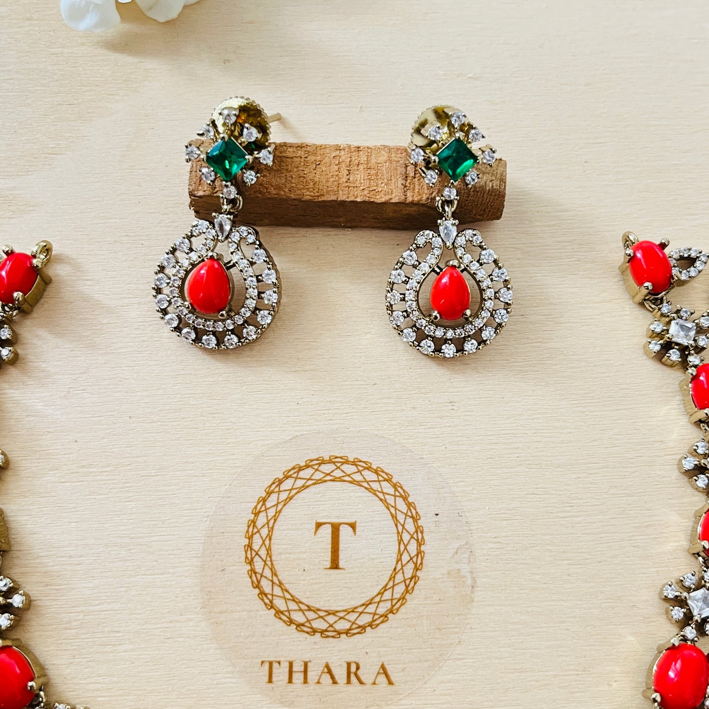 Antique Matte Finish Green & Coral Stone Necklace Set