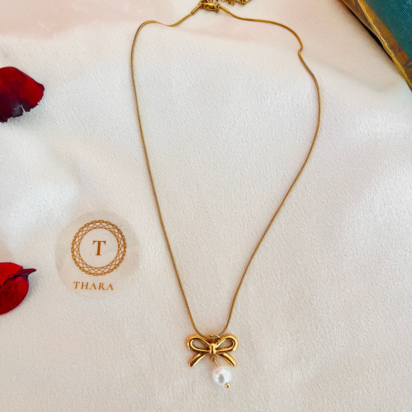 Pearl Bow Pendant Chain
