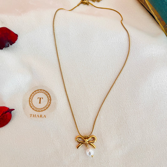 Pearl Bow Pendant Chain