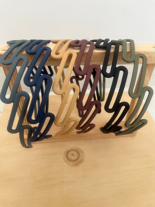 Geometric Chain Link Matte Headband — Bold & Trendy Look