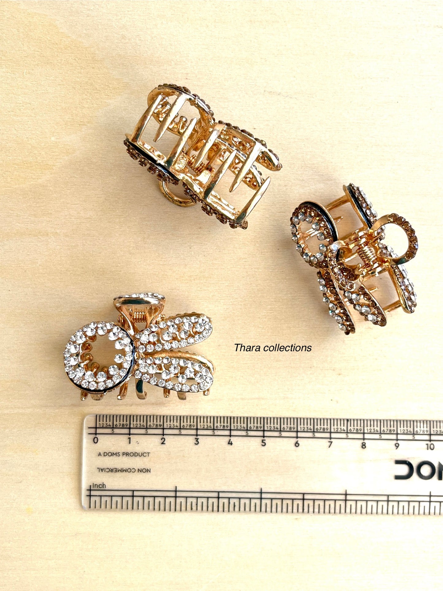 Sparkling Bee Hair Claw – Elegant & Stylish