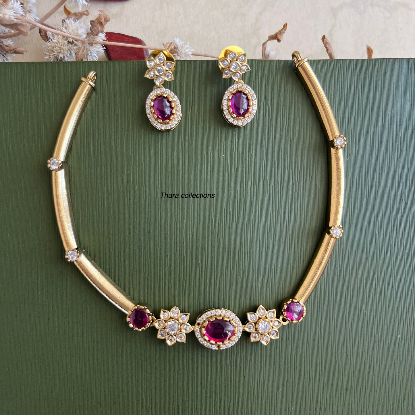 6 Stunning Colors, One Elegant Necklace