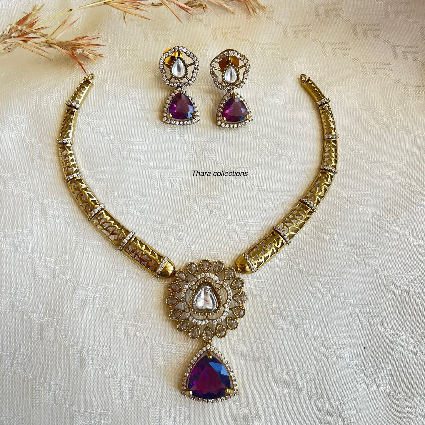 Royal Antique Necklace Set – Statement Elegance
