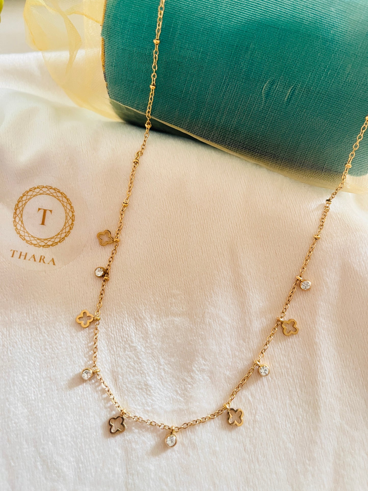 Antitarnish Clover Charms Neckpiece