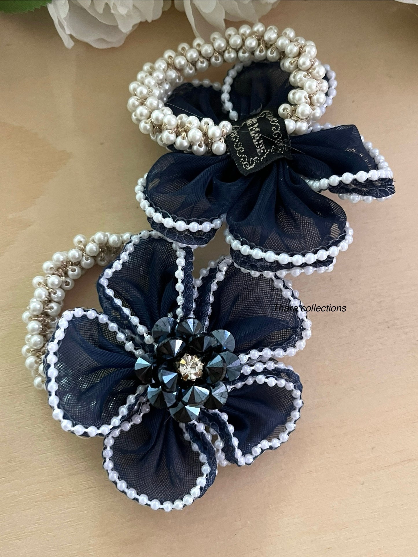 Crystal Bloom Pearl Hair Tie – Elegant Floral Accessory