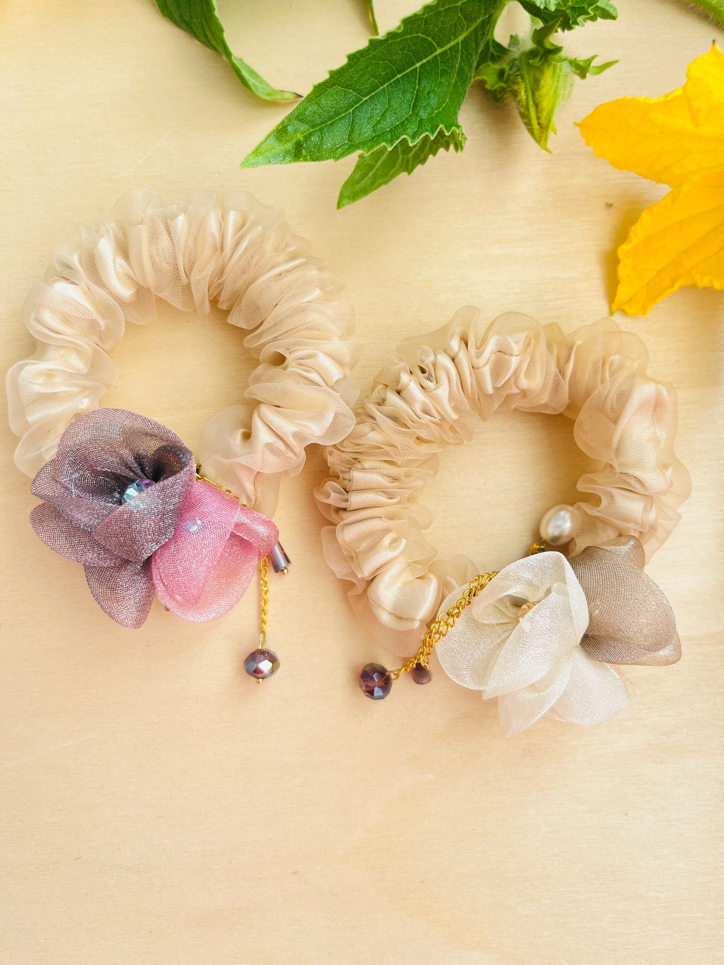 Pearl hanging triple floral scrunchies