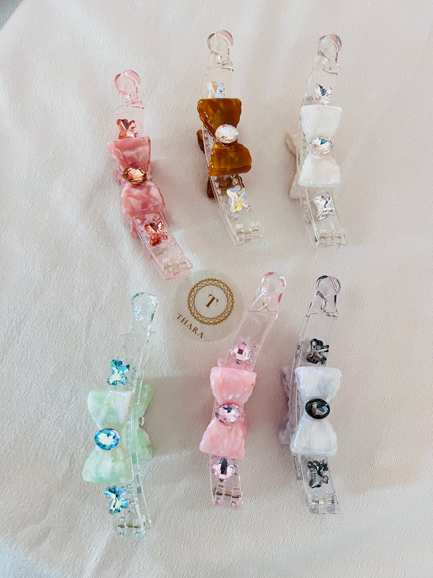 Elegant Bow Banana LockClip
