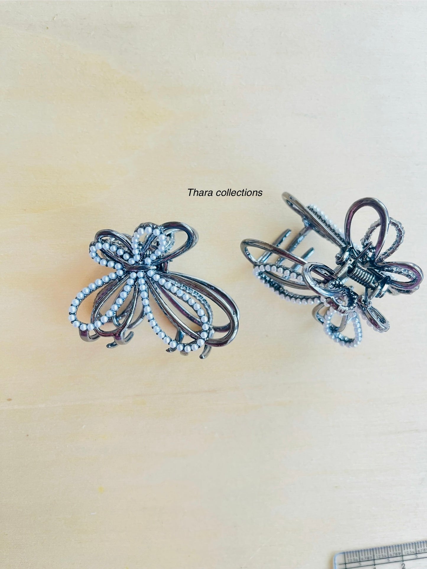 Elegant Pearl-Embellished Butterfly Hair Claw Clip