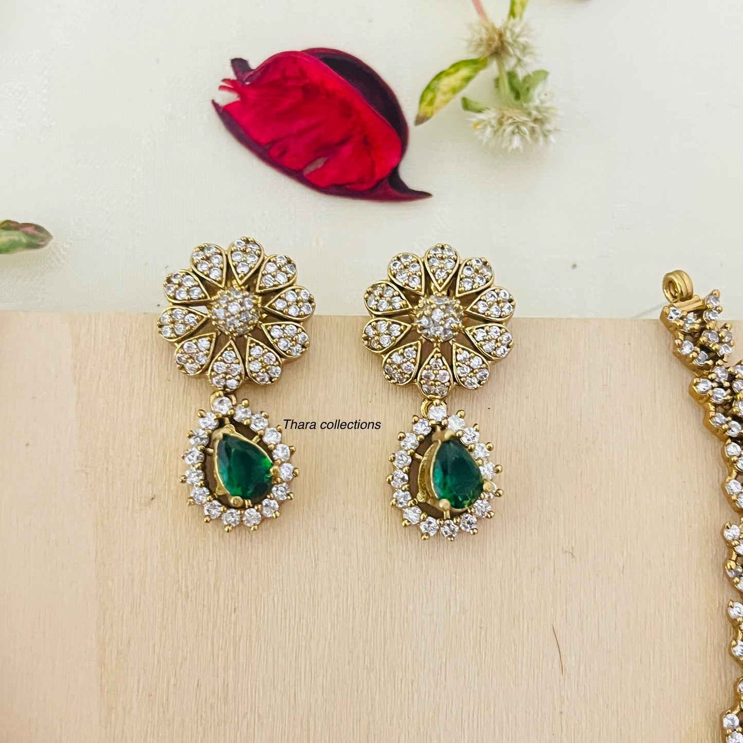 Interchangeable Stone Stunning Necklace Set