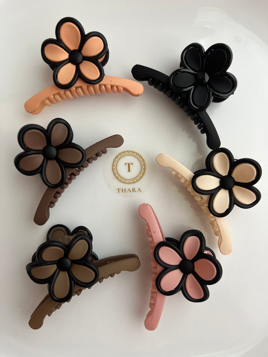 Flower Shaped Medium Claw Clip – Matte Finish