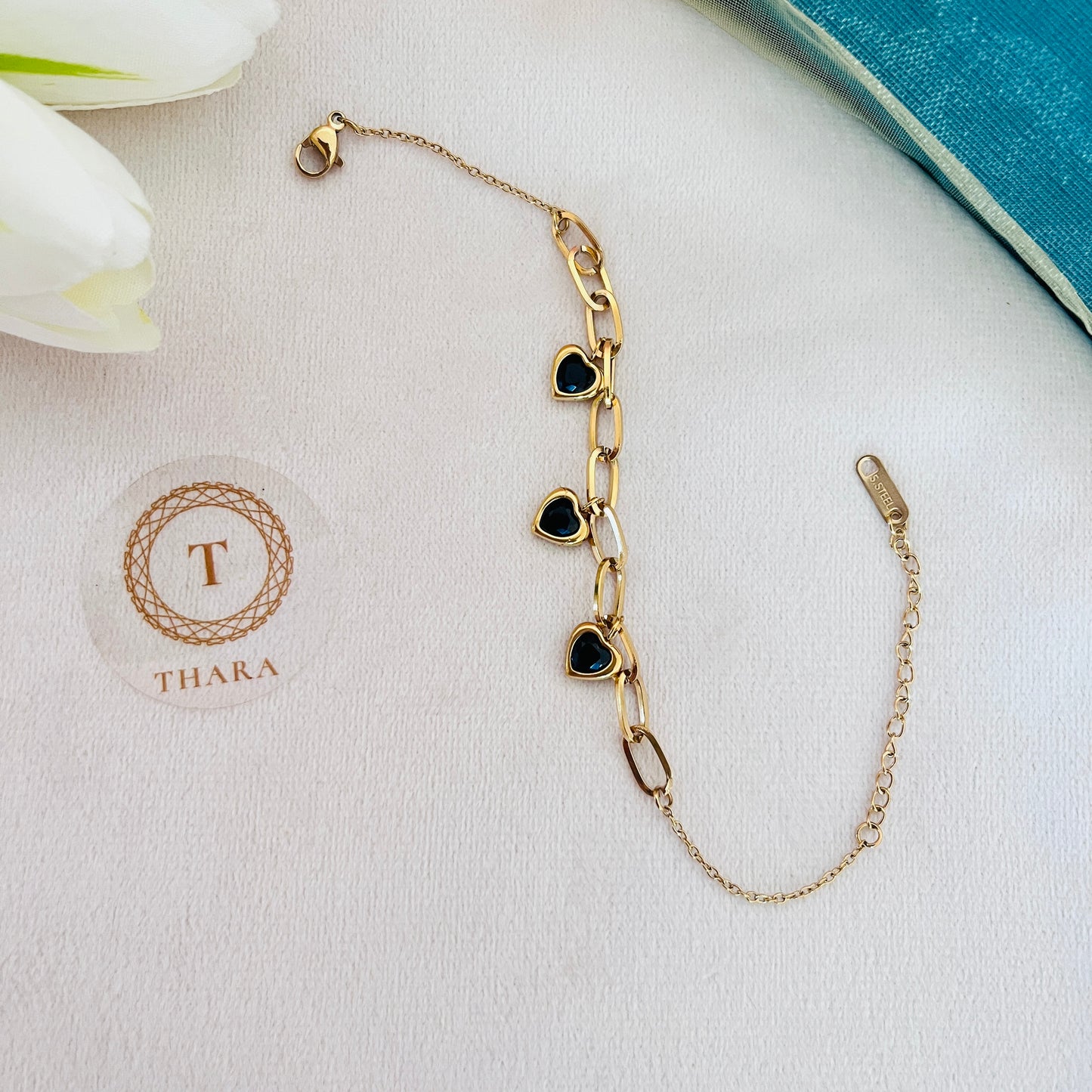 Black Heart Dangling Chain Bracelet