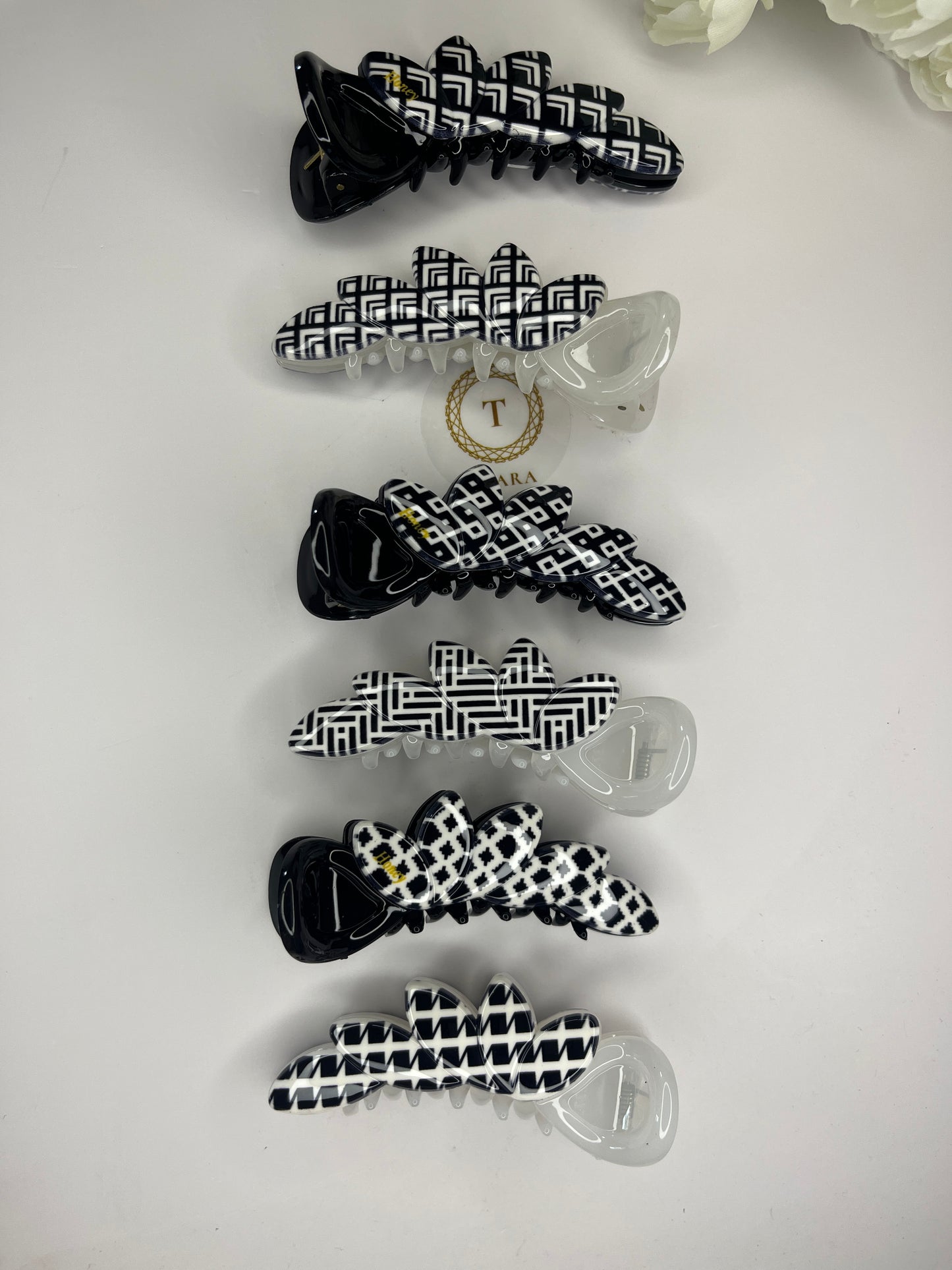 Black and White Printed Banana Clip - Brand Honey