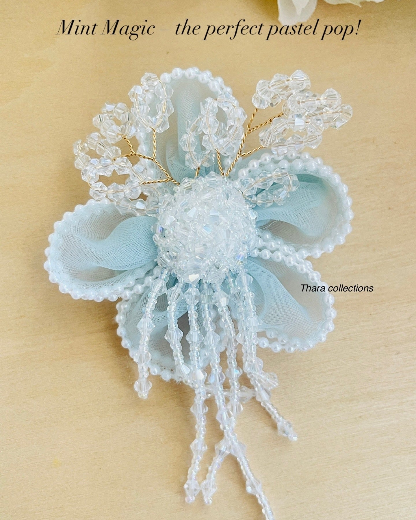 Pearl Floral Alligator BackClip