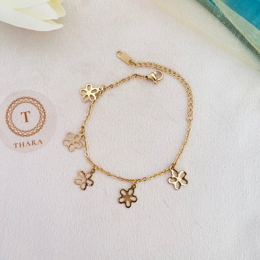 Elegant Floral Charm Chain Bracelet
