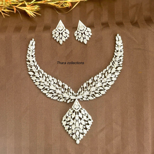 Regal Leaf-Inspired Necklace & Earring Set