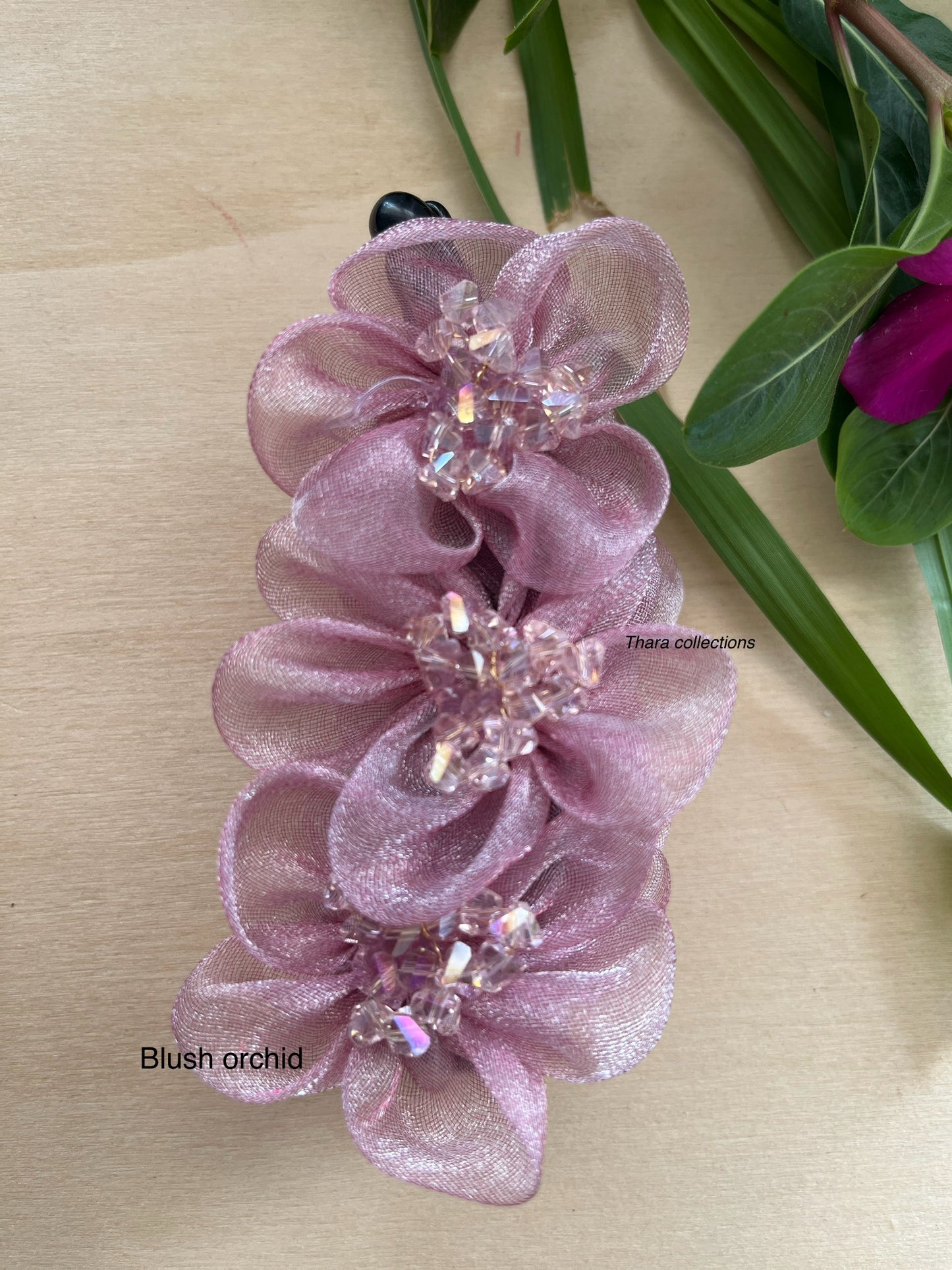 Bloombliss Multi-bead Banana Clip