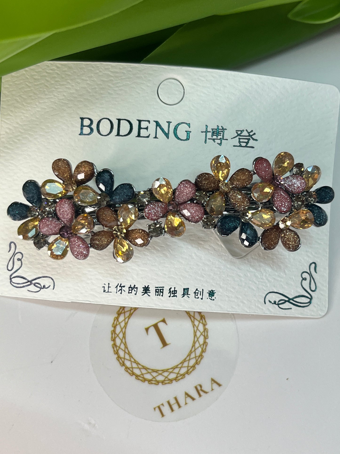 Tiny Flower Center Clip