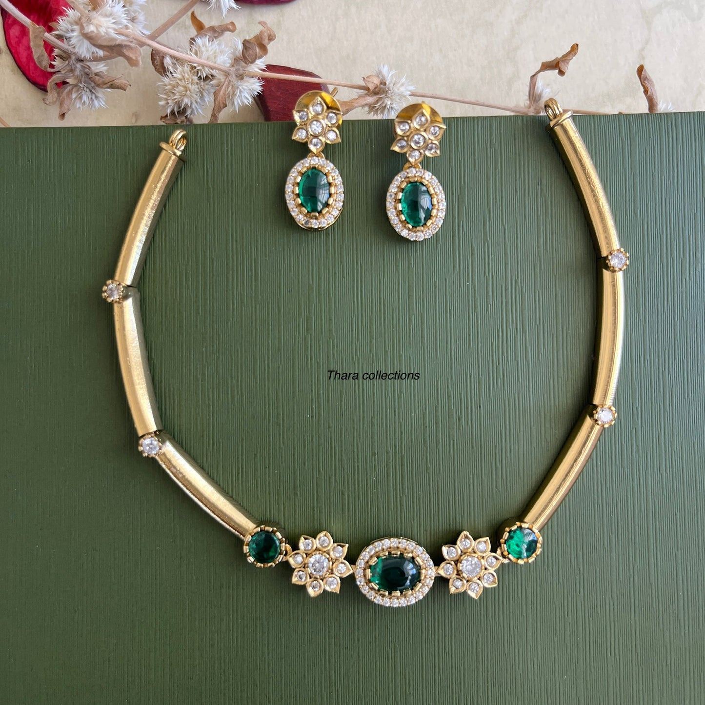 6 Stunning Colors, One Elegant Necklace