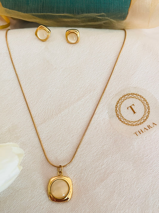 Elegant Pearl Square Pendant Chain with Earrings