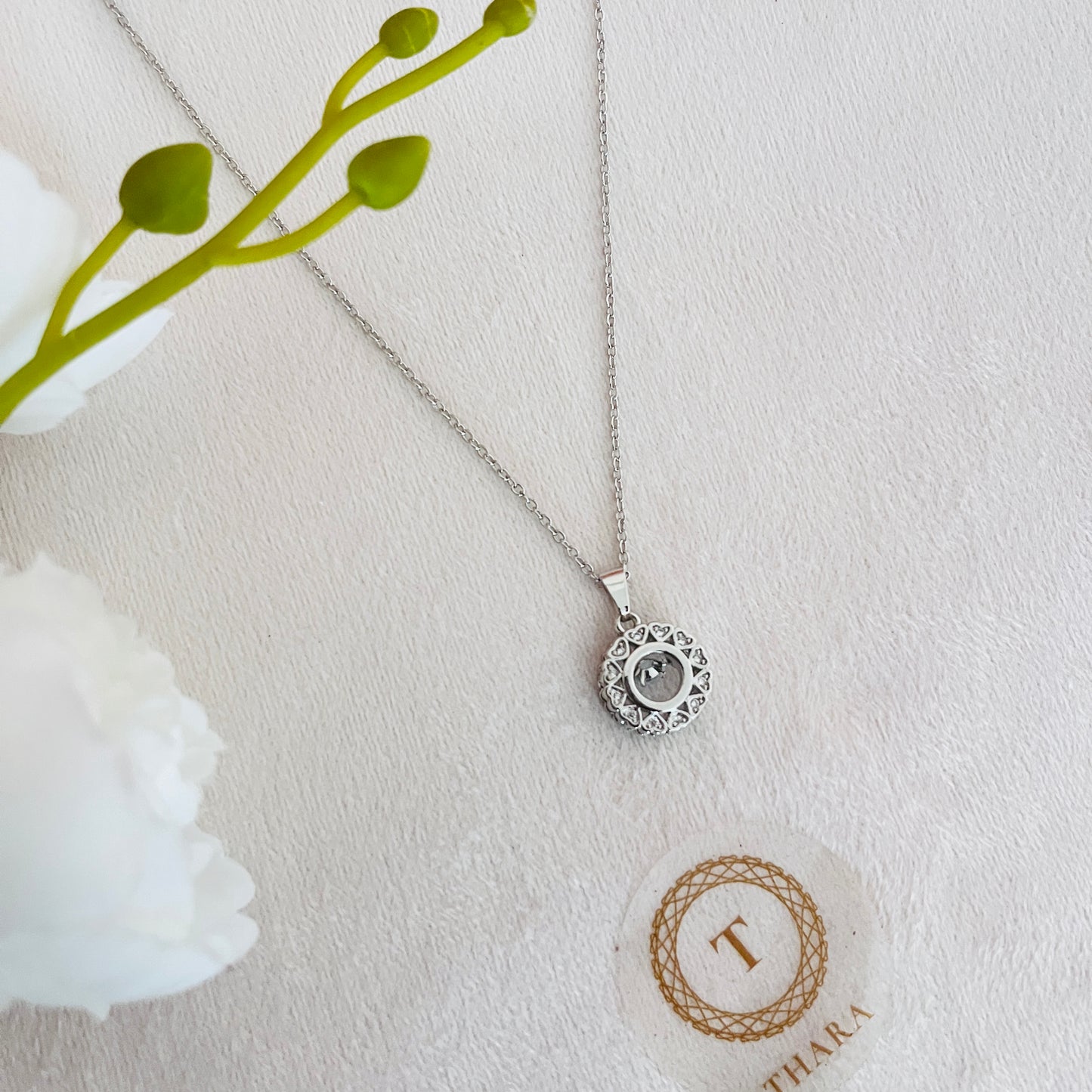 Elegant & Minimal Pendant Chains