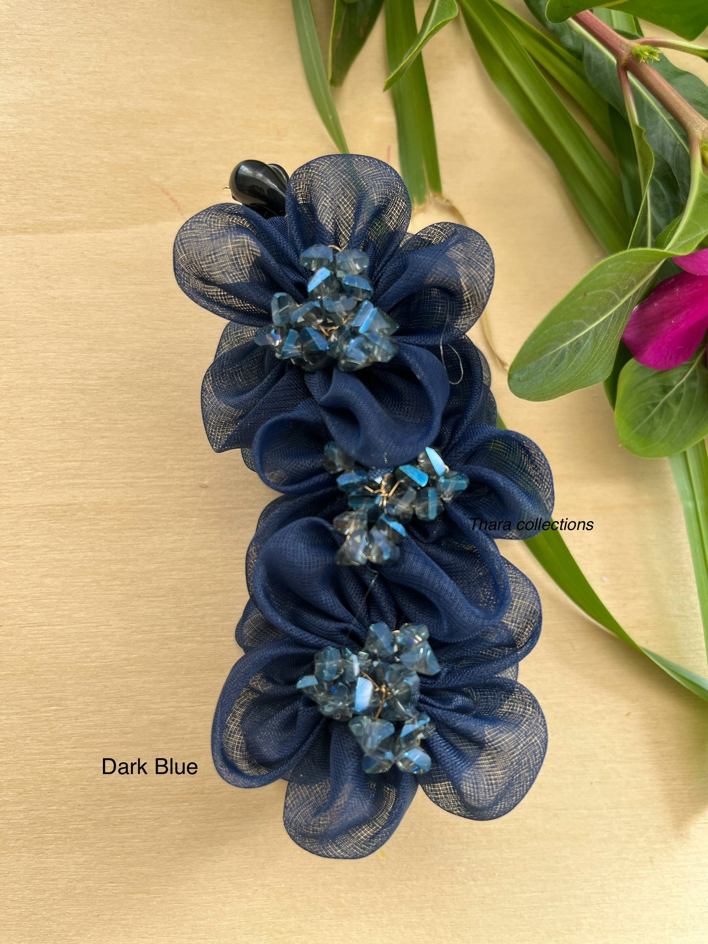 Bloombliss Multi-bead Banana Clip